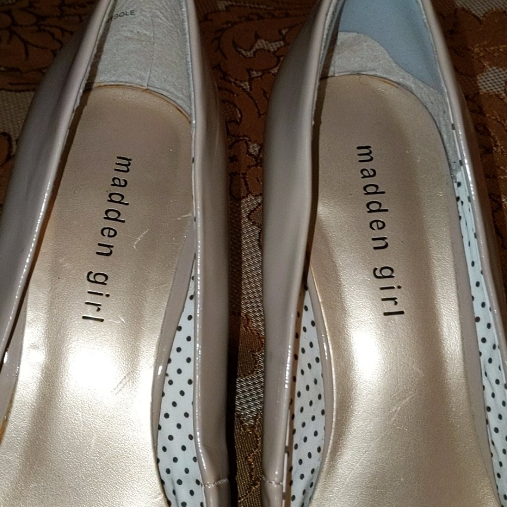 Pumps - Picture 3 of 3